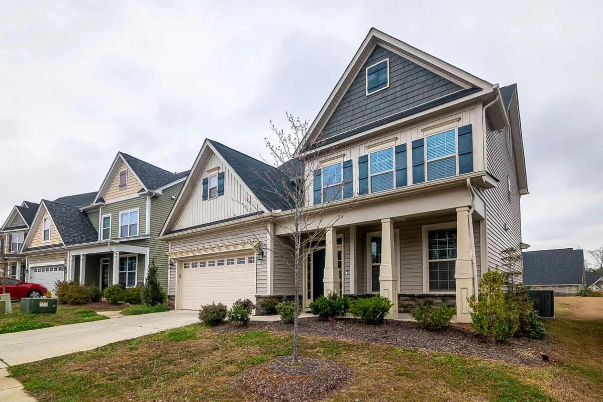 welland-homes.webp Newer subdivision homes in Welland, home renovations by BGM Construction LTD